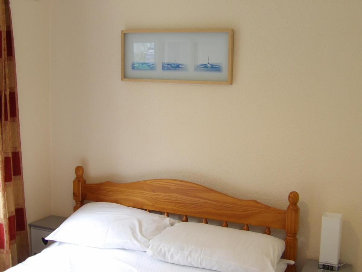 Hengar Select Villa Saint Tudy Buitenkant foto